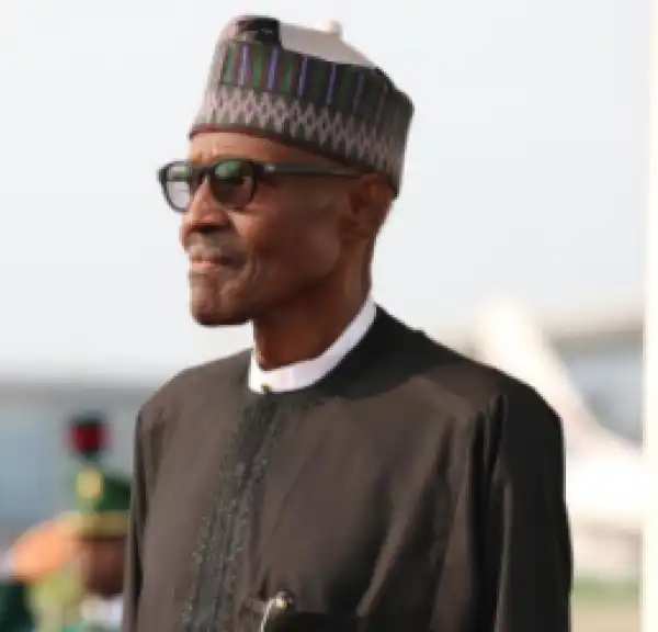 President Buhari Meets With Service Chiefs